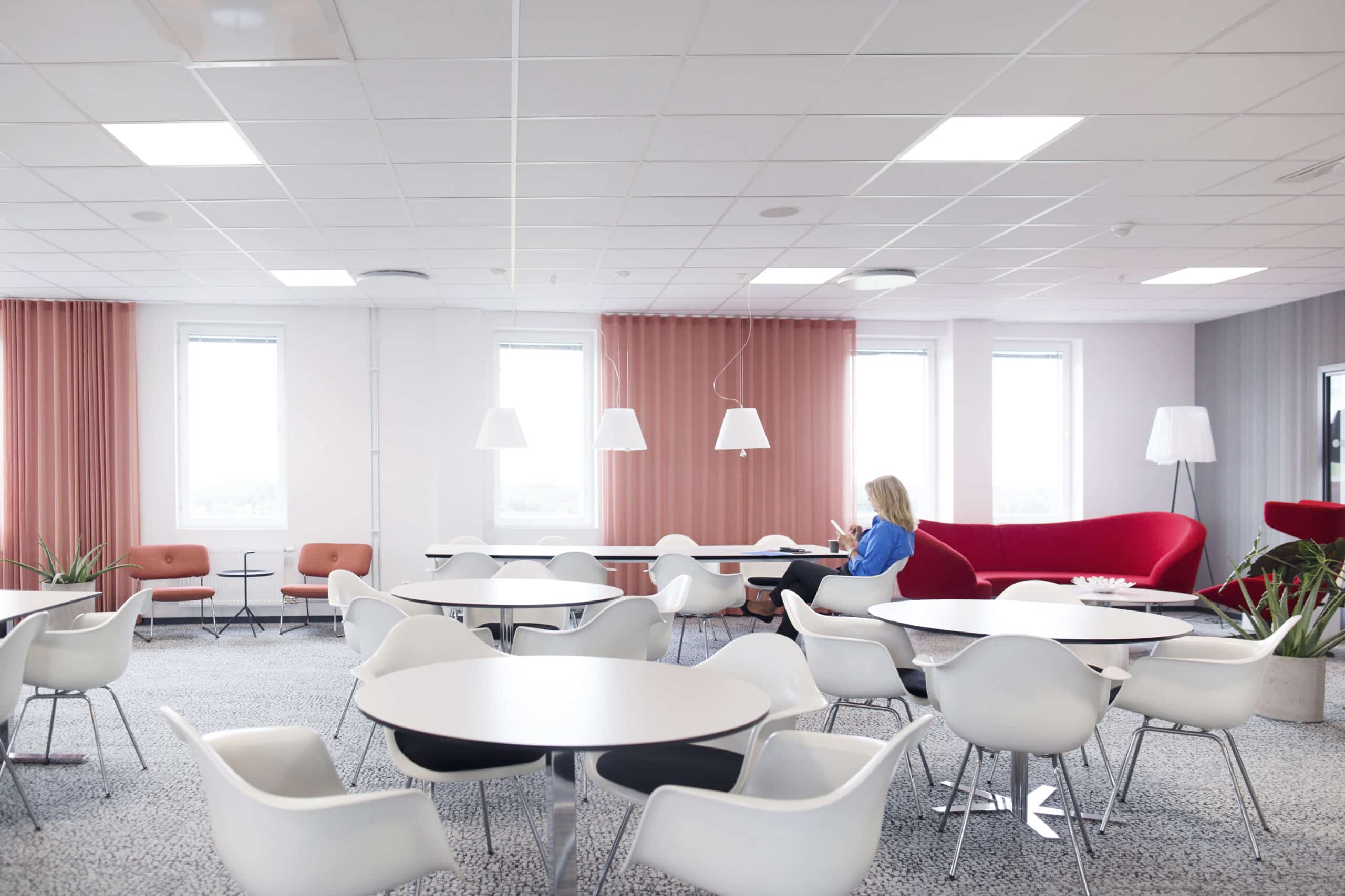 Lyddempende himling e-kant Oslo - kvalitetsprodukter for bedre akustikk i alle rom